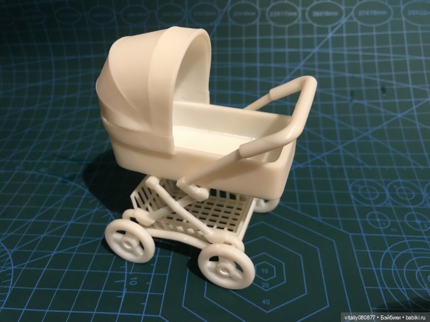 Коляска в масштабе 1:12 мм.