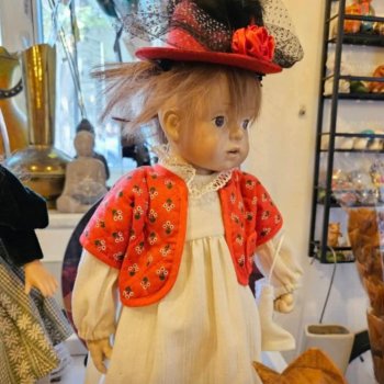 Пожалуйста, помогите мне опознать куклу