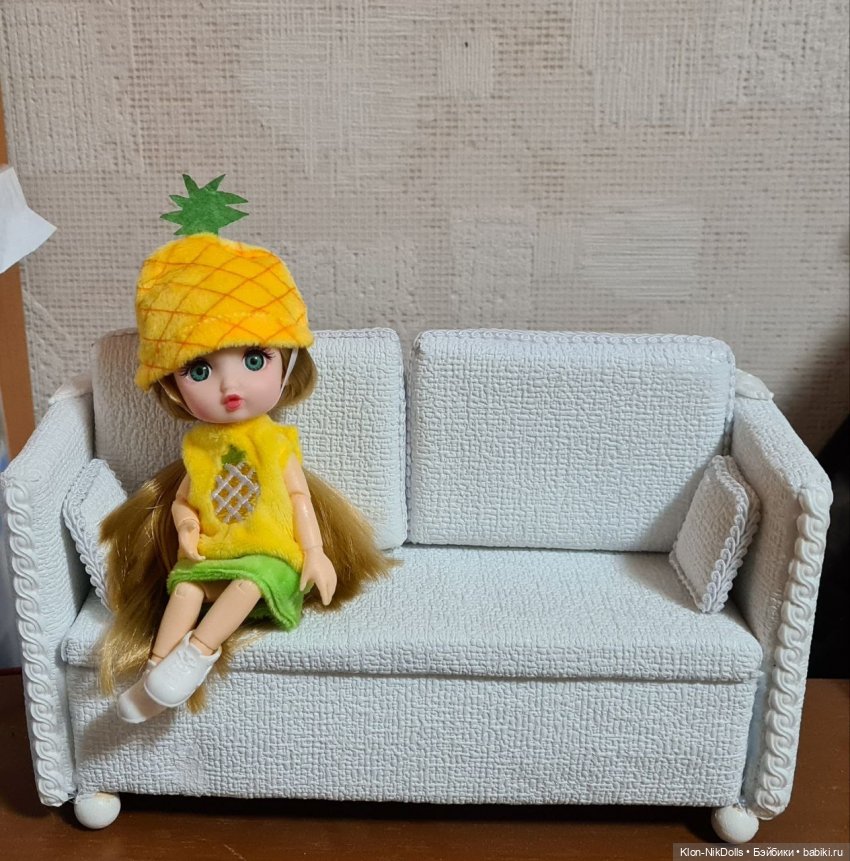 Диван и вазочки на школьную ярмарку (фото 3)