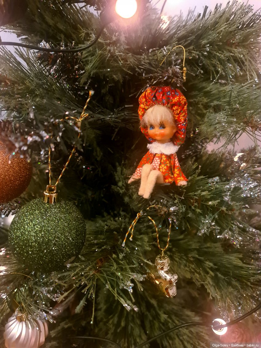 Ну и моя 60-ти летняя японачка на елке