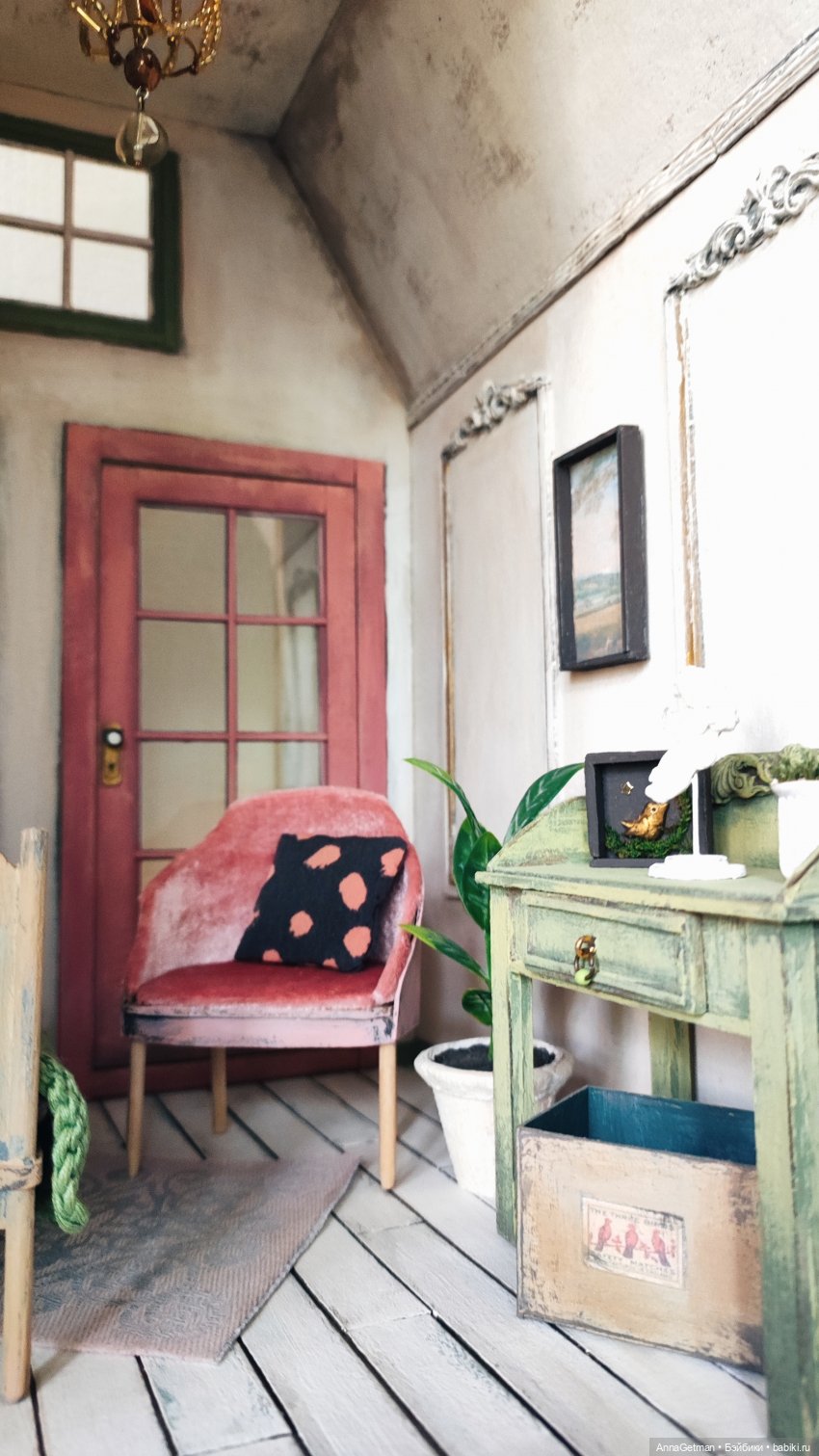 Спальня юной барышни. Миниатюрный кукольный домик масштаба 1/12