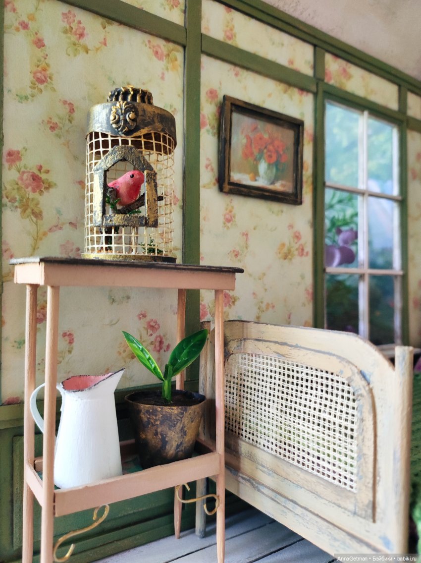 Спальня юной барышни. Миниатюрный кукольный домик масштаба 1/12