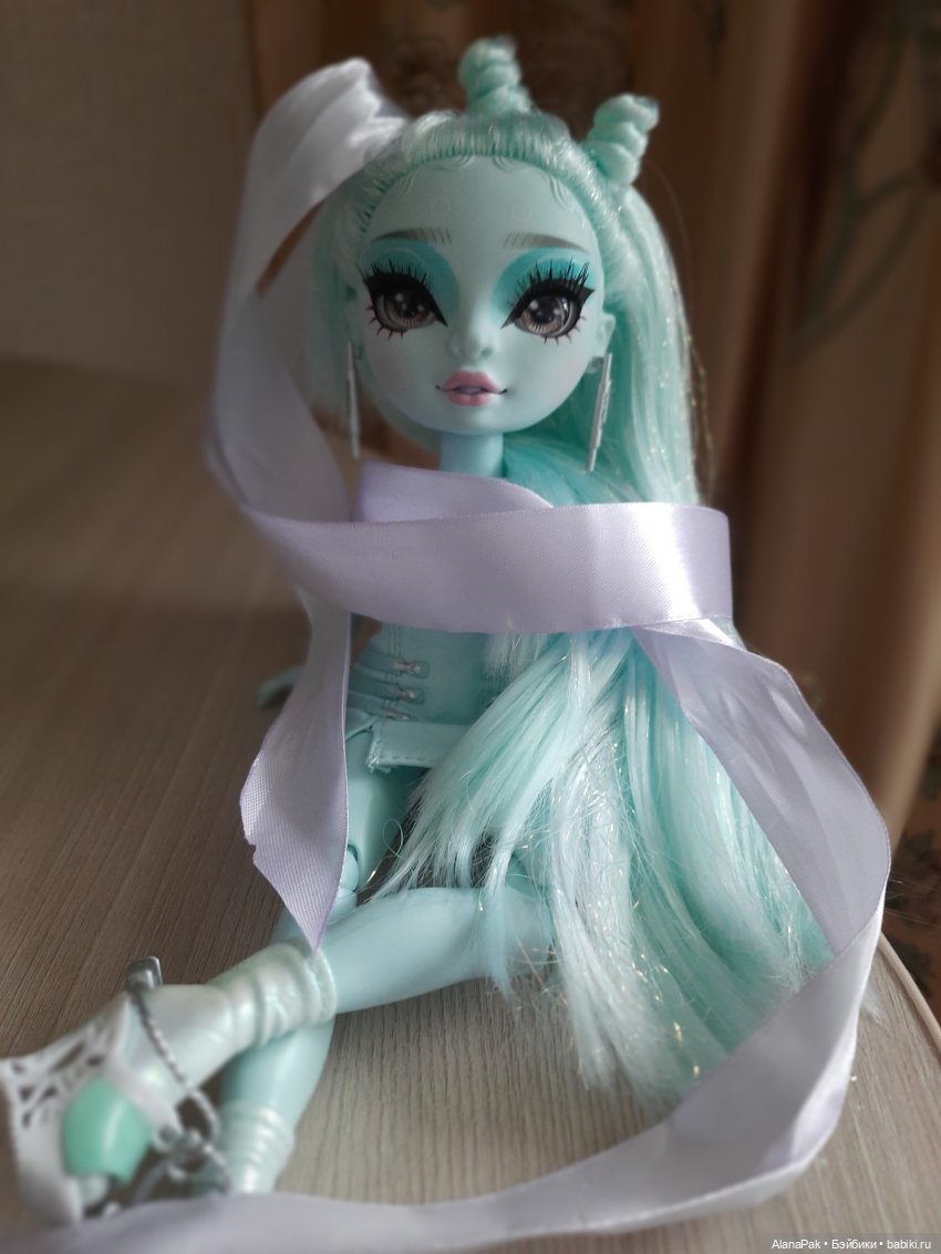 Моя первая Радужка - Зуи (Rainbow High - Zooey Electra) | Бэйбики Моя первая Радужка - Зуи (Rainbow High - Zooey Electra)