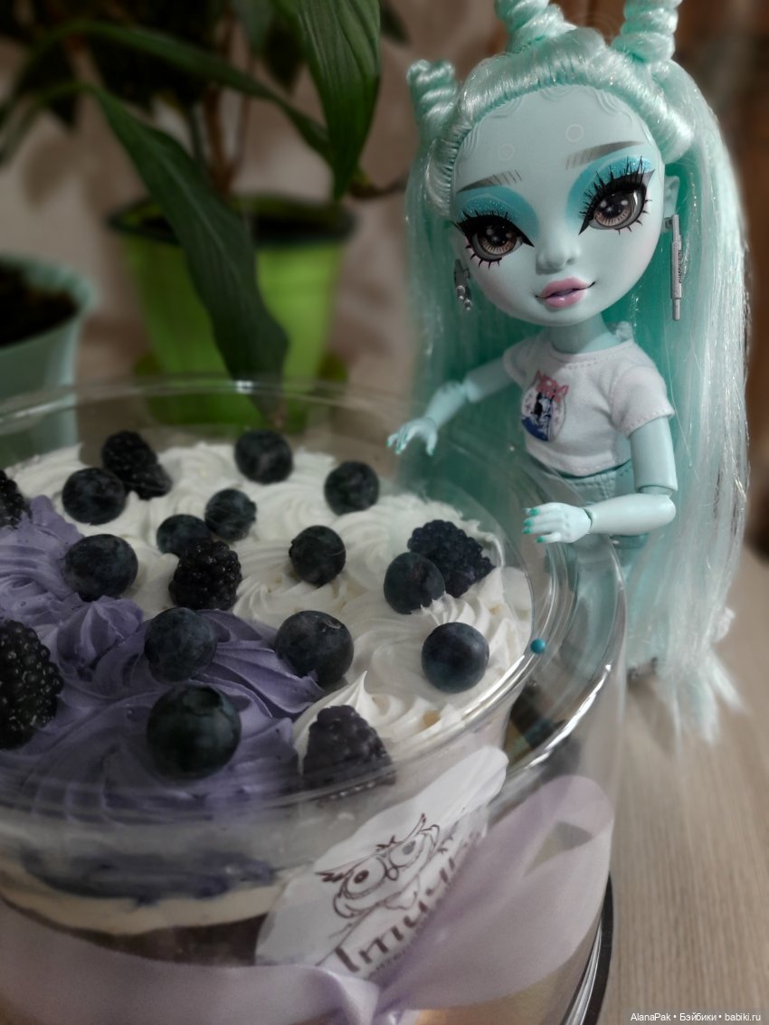 Моя первая Радужка - Зуи (Rainbow High - Zooey Electra) | Бэйбики Моя первая Радужка - Зуи (Rainbow High - Zooey Electra) (фото 6)