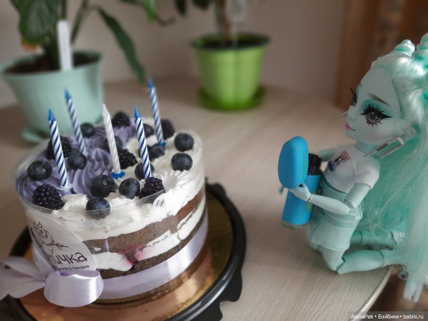 Моя первая Радужка - Зуи (Rainbow High - Zooey Electra) | Бэйбики Моя первая Радужка - Зуи (Rainbow High - Zooey Electra) (фото 10)