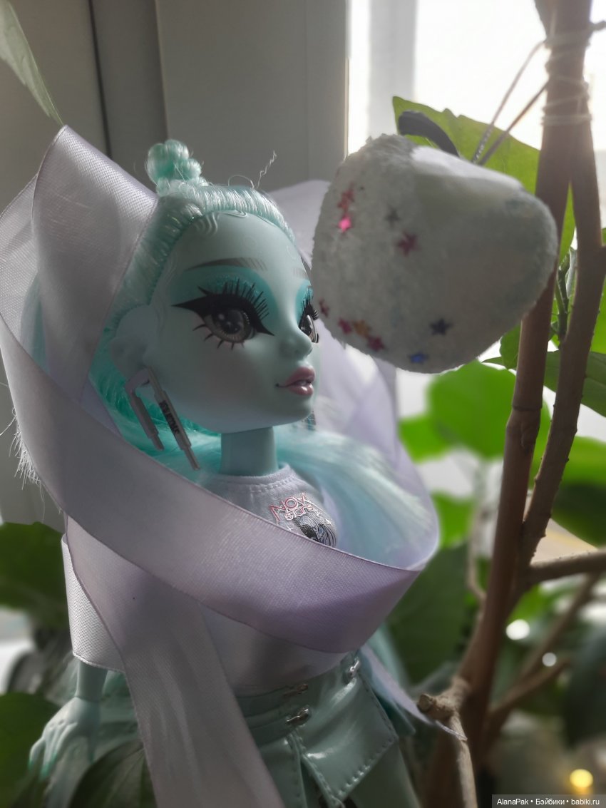 Моя первая Радужка - Зуи (Rainbow High - Zooey Electra) | Бэйбики Моя первая Радужка - Зуи (Rainbow High - Zooey Electra)