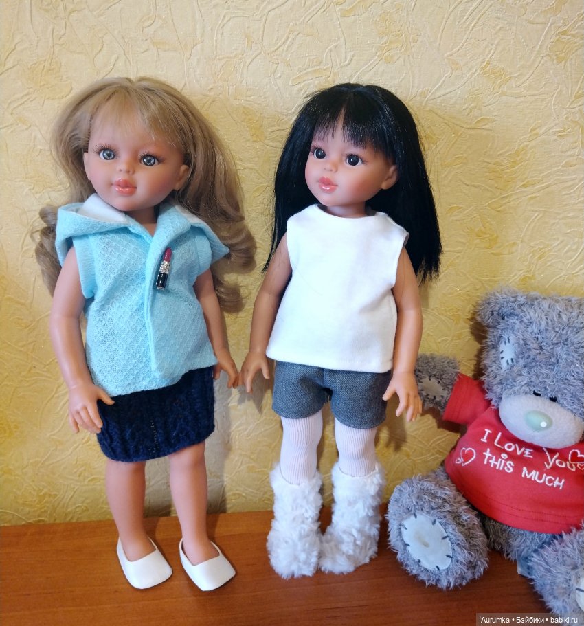 Блондинка и брюнетка , сфоткались на скорую руку