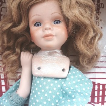 Переделка фарфоровой куклы, продолжение