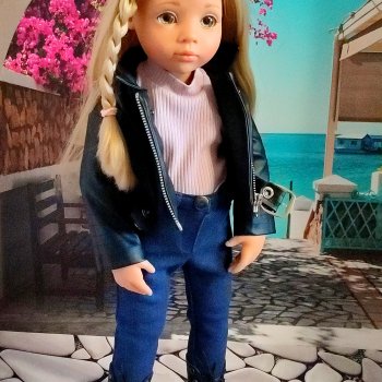 Косуха, джинсы и берцы