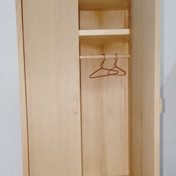 Современный шкаф 1/6 из дерева