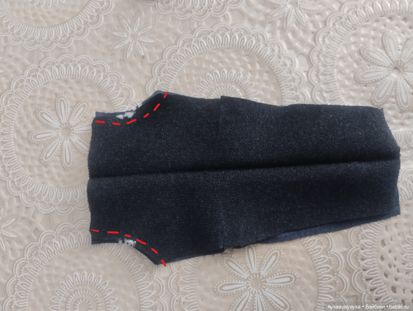 Спортивные штаны из носков для Кена. Инструкция