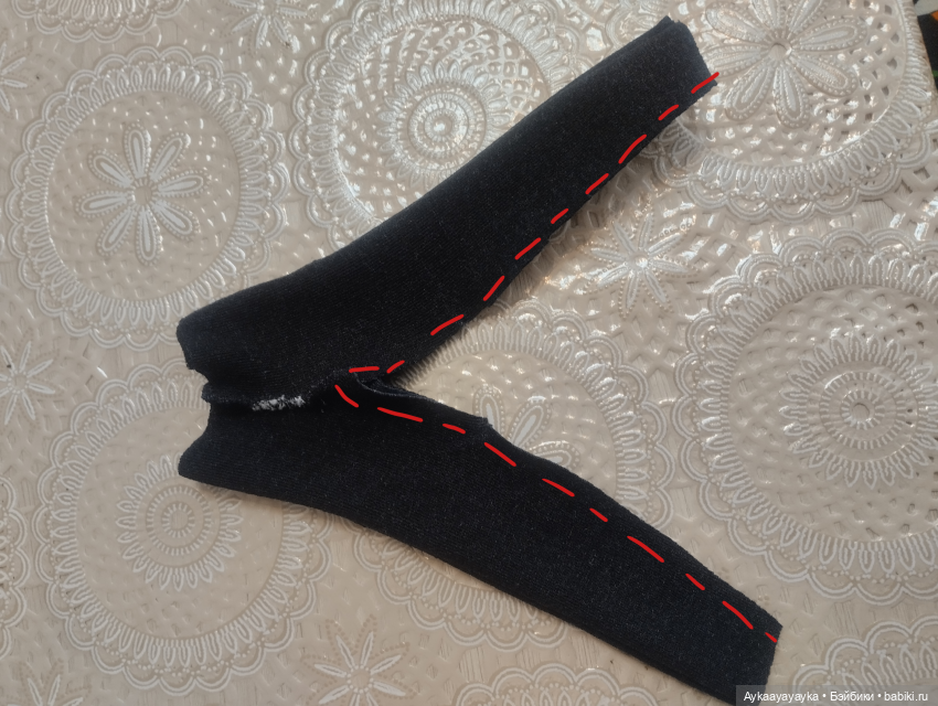 Спортивные штаны из носков для Кена. Инструкция