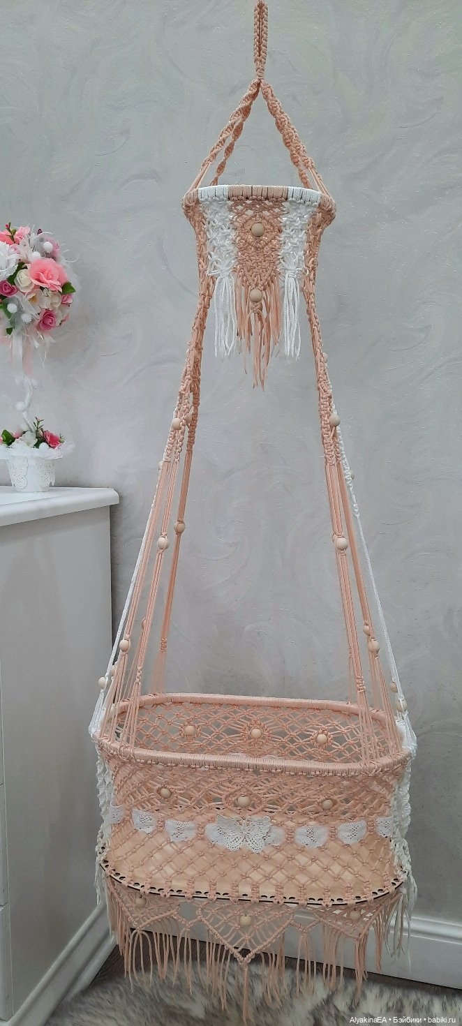 Колыбель Нежность. Общая высота 135 см. Размер люльки 20х45х25 см (в,д,ш)