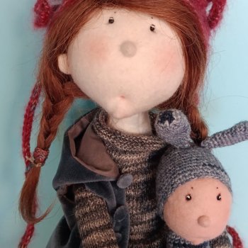 Уникальная фетровая девочка с малышом от Zwergnase