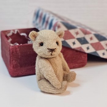 Крошечный мишка