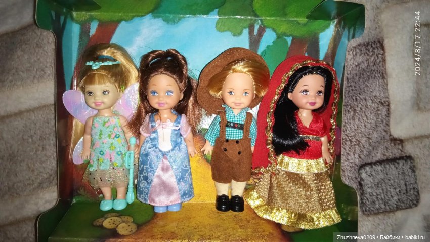 Ваша девочка просто чудо  Такая очаровательная)Тоже люблю малышей, у меня пока 4.  Мои куклята в гости)