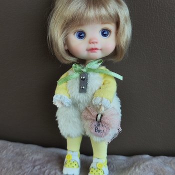 Малышка Ева