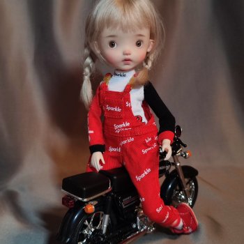 Девочки подростки.