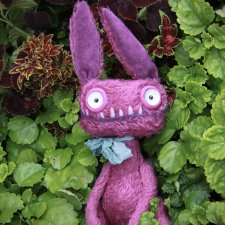 Фиолетовый заяц монстрик