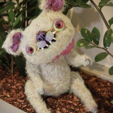 Зеленый кот монстрик