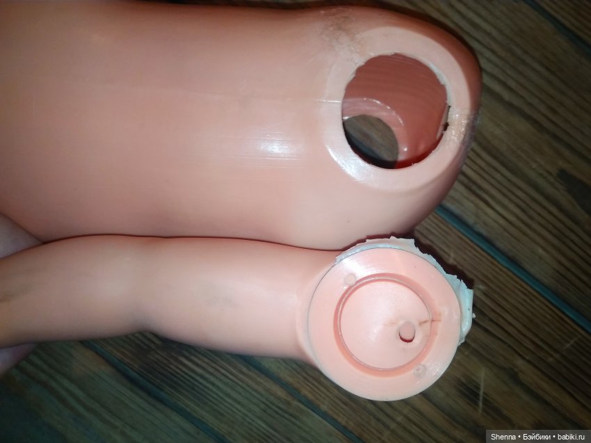 Санаторное лечение: март-апрель. Прошиваем усы игрушке - приводим в порядок волосы - паяем разрывы и диски