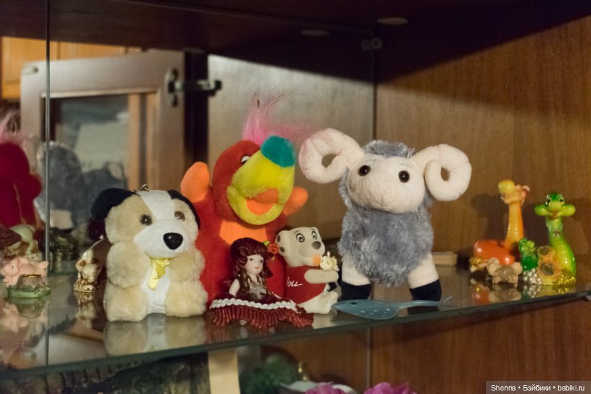 Санаторное лечение: март-апрель. Прошиваем усы игрушке - приводим в порядок волосы - паяем разрывы и диски