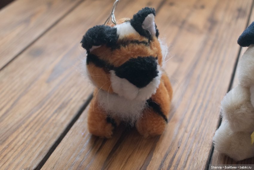 Санаторное лечение: март-апрель. Прошиваем усы игрушке - приводим в порядок волосы - паяем разрывы и диски (фото 2)