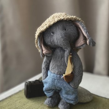 Готовлю новую коллекцию. Пока без названия. Будет серая и о море