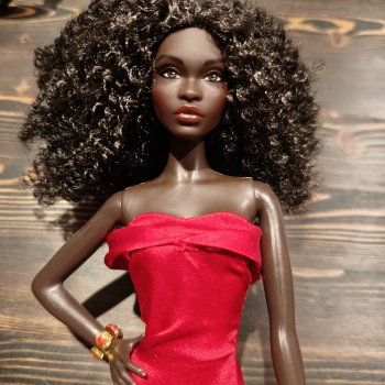 Красящее платье Black Barbie