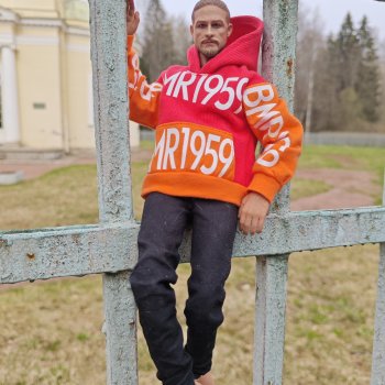 оживший Чарли Ханнэм