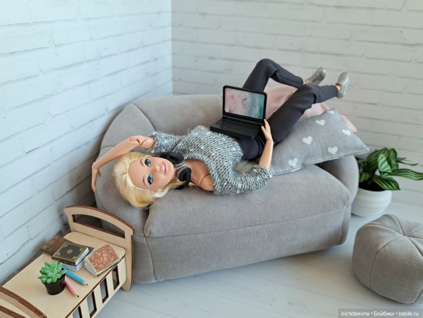 "Да" и "нет" не говори, черный с белым не бери: как наглые девицы на бал собирались