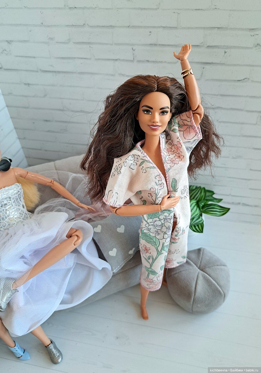 "Да" и "нет" не говори, черный с белым не бери: как наглые девицы на бал собирались