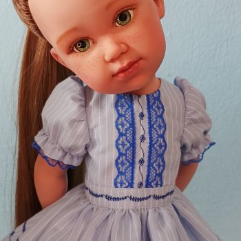 Голубое платье