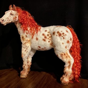 Чубарая лошадка