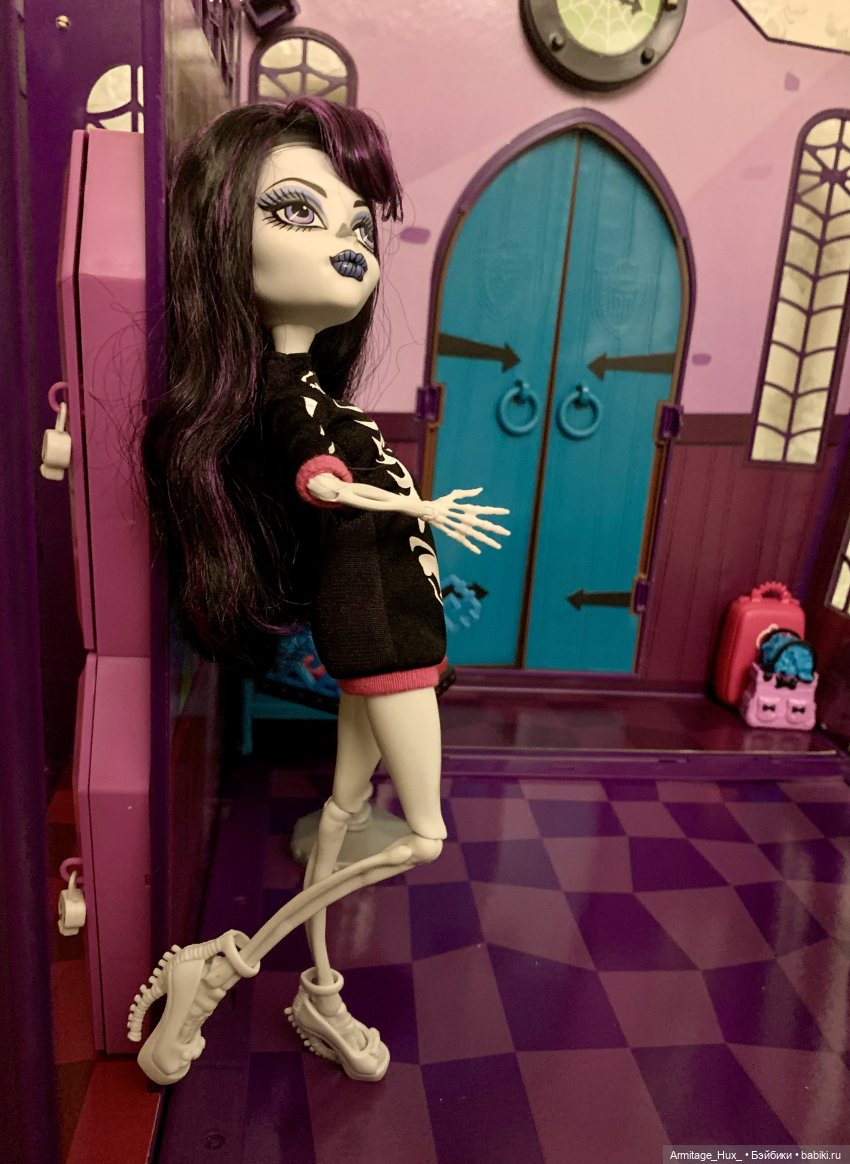 Мой обзор на «Школу монстров» и обзор на коллекцию монстров и куколок формата монстров (фото 6)