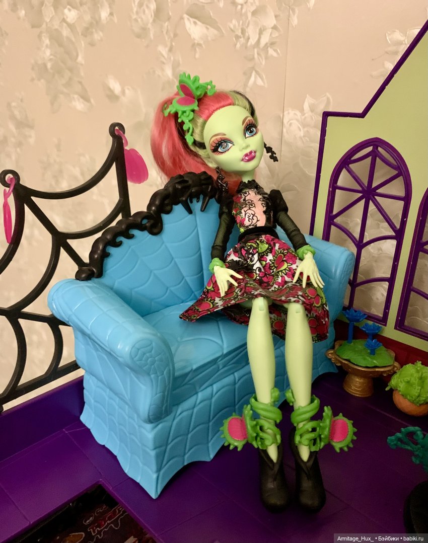 Мой обзор на «Школу монстров» и обзор на коллекцию монстров и куколок формата монстров