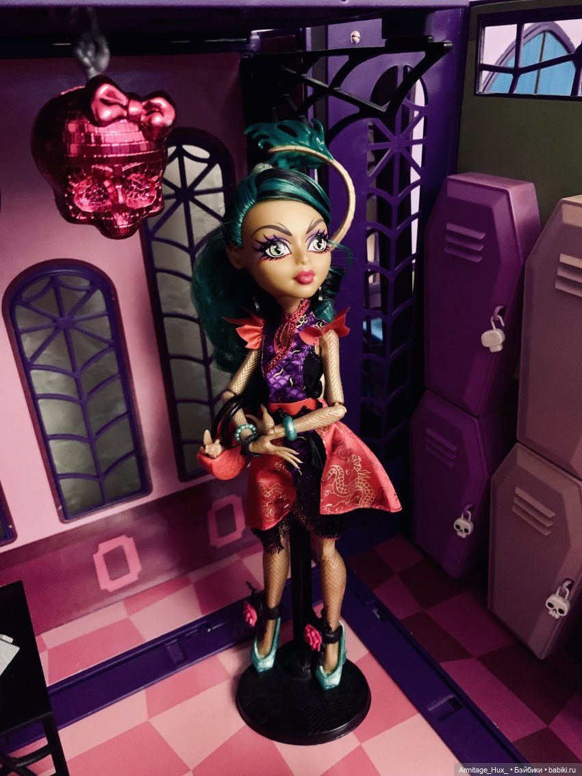 Мой обзор на «Школу монстров» и обзор на коллекцию монстров и куколок формата монстров