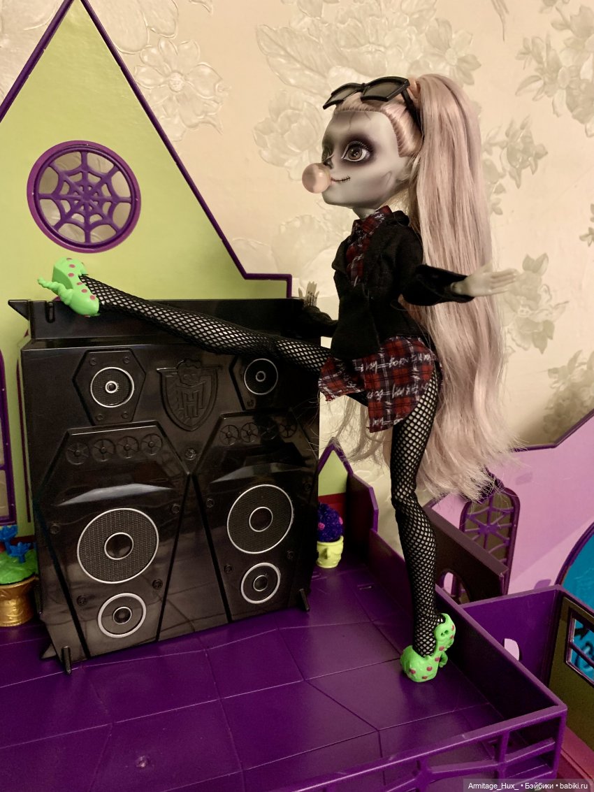 Мой обзор на «Школу монстров» и обзор на коллекцию монстров и куколок формата монстров