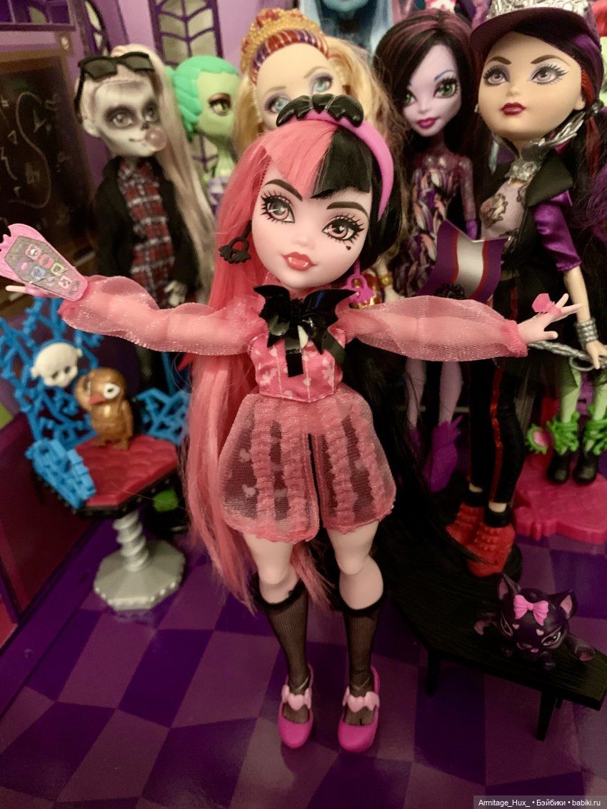 Мой обзор на «Школу монстров» и обзор на коллекцию монстров и куколок формата монстров