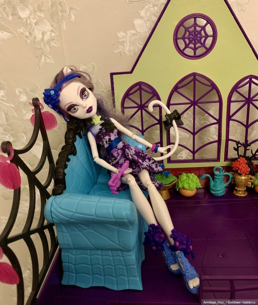 Мой обзор на «Школу монстров» и обзор на коллекцию монстров и куколок формата монстров