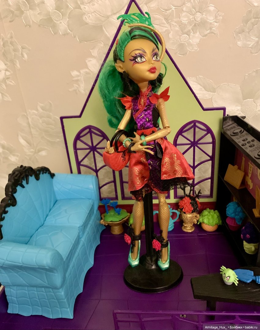 Мой обзор на «Школу монстров» и обзор на коллекцию монстров и куколок формата монстров