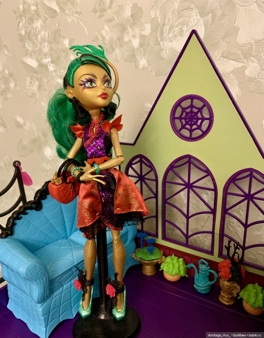 Мой обзор на «Школу монстров» и обзор на коллекцию монстров и куколок формата монстров