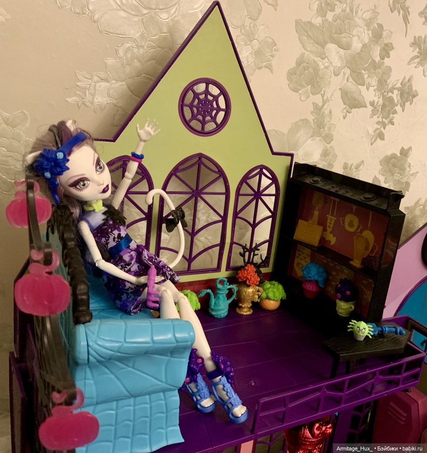 Мой обзор на «Школу монстров» и обзор на коллекцию монстров и куколок формата монстров