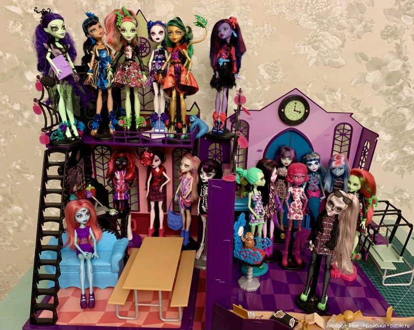 Мой обзор на «Школу монстров» и обзор на коллекцию монстров и куколок формата монстров