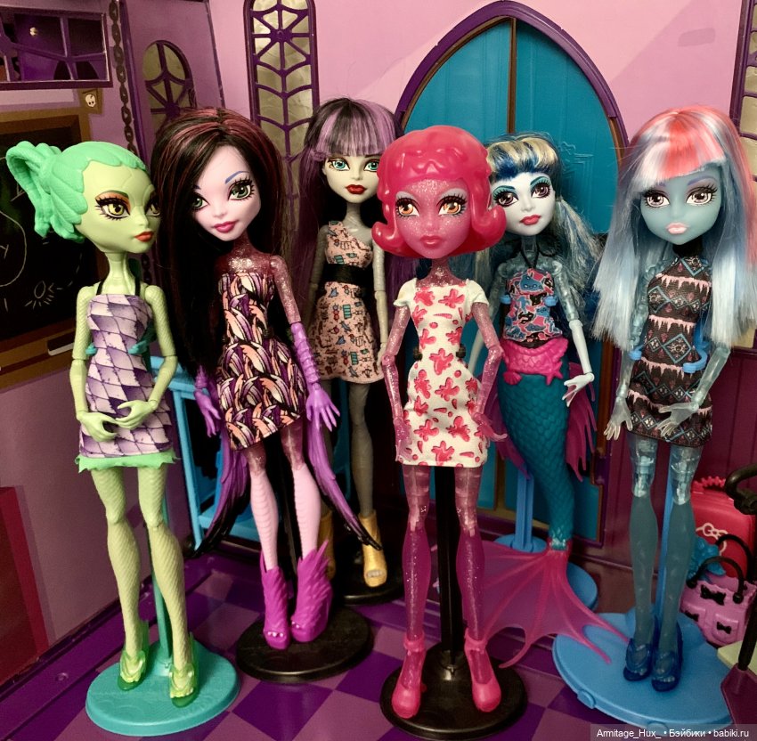 Мой обзор на «Школу монстров» и обзор на коллекцию монстров и куколок формата монстров