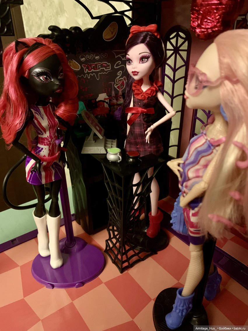 Мой обзор на «Школу монстров» и обзор на коллекцию монстров и куколок формата монстров