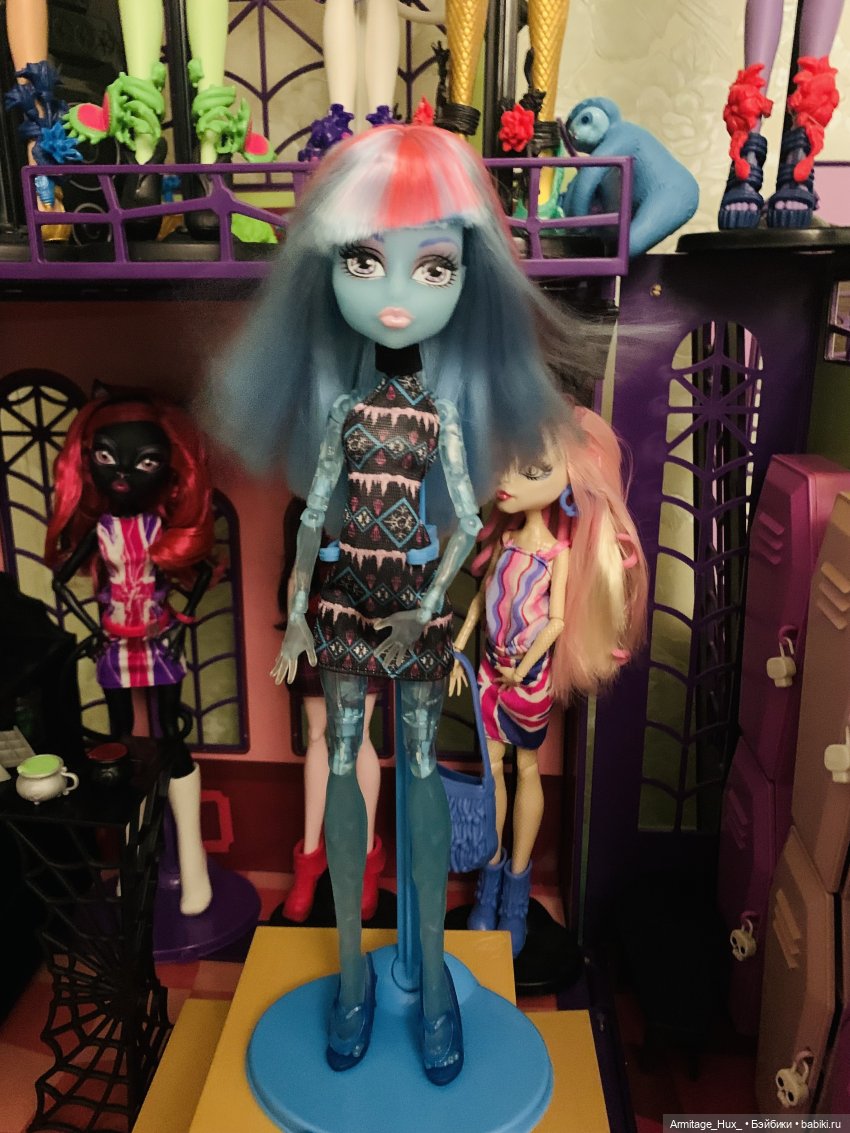 Мой обзор на «Школу монстров» и обзор на коллекцию монстров и куколок формата монстров