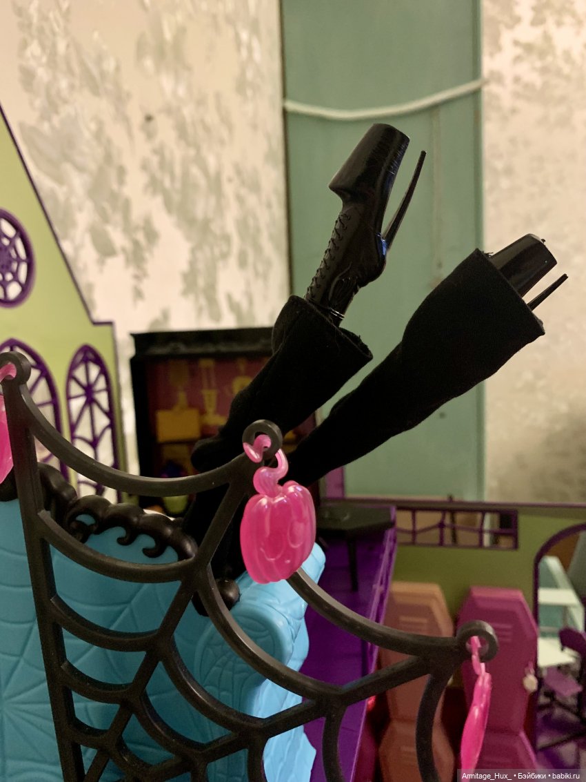 Мой обзор на «Школу монстров» и обзор на коллекцию монстров и куколок формата монстров