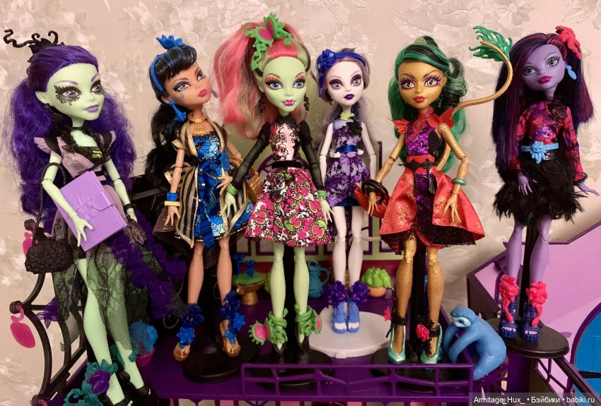 Мой обзор на «Школу монстров» и обзор на коллекцию монстров и куколок формата монстров