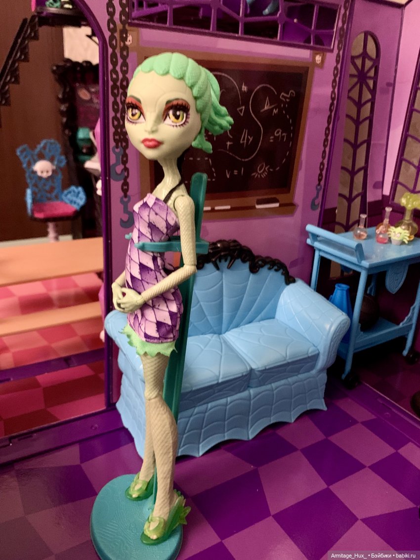 Мой обзор на «Школу монстров» и обзор на коллекцию монстров и куколок формата монстров